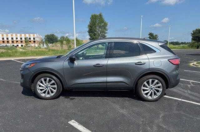 2022 Ford Escape Hybrid Titanium