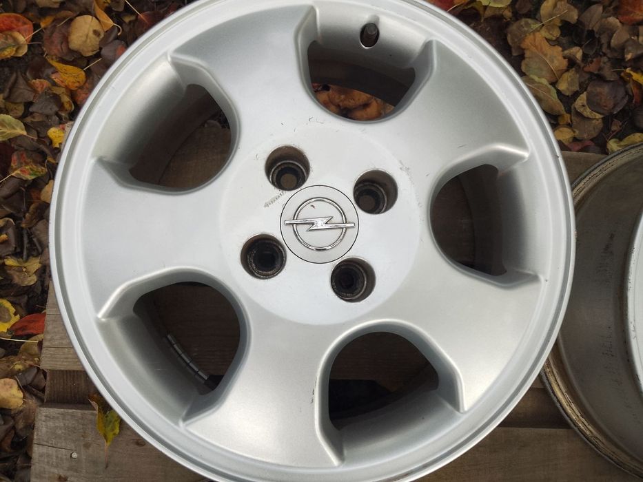 Диски Опель 4*100/R15/6J/ET-49/ЦО 56.6, з Німеччини, в гарному стані.