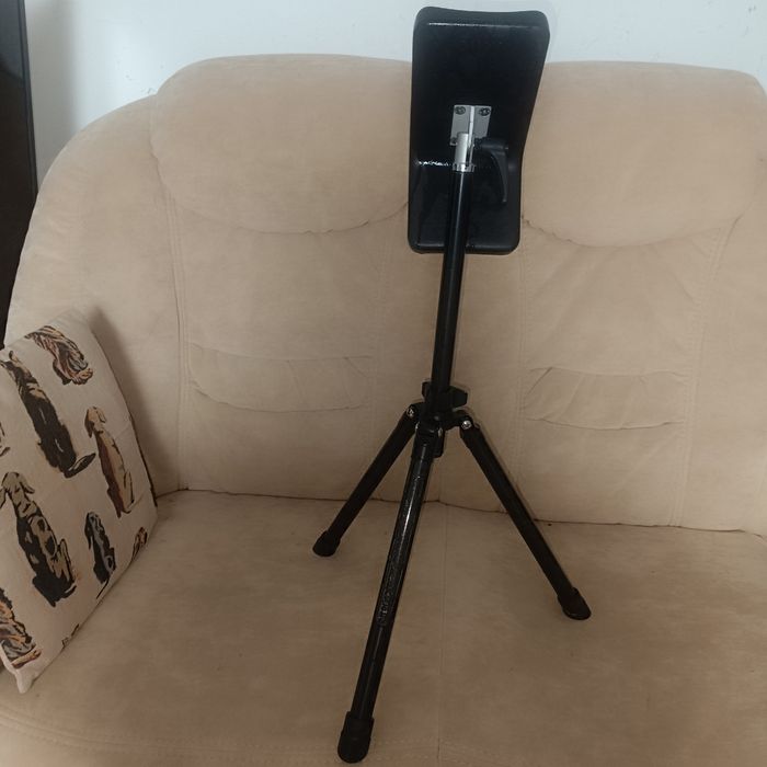 Подставка для рук в тату салонах