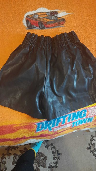 Шорти шкіряні жіночі