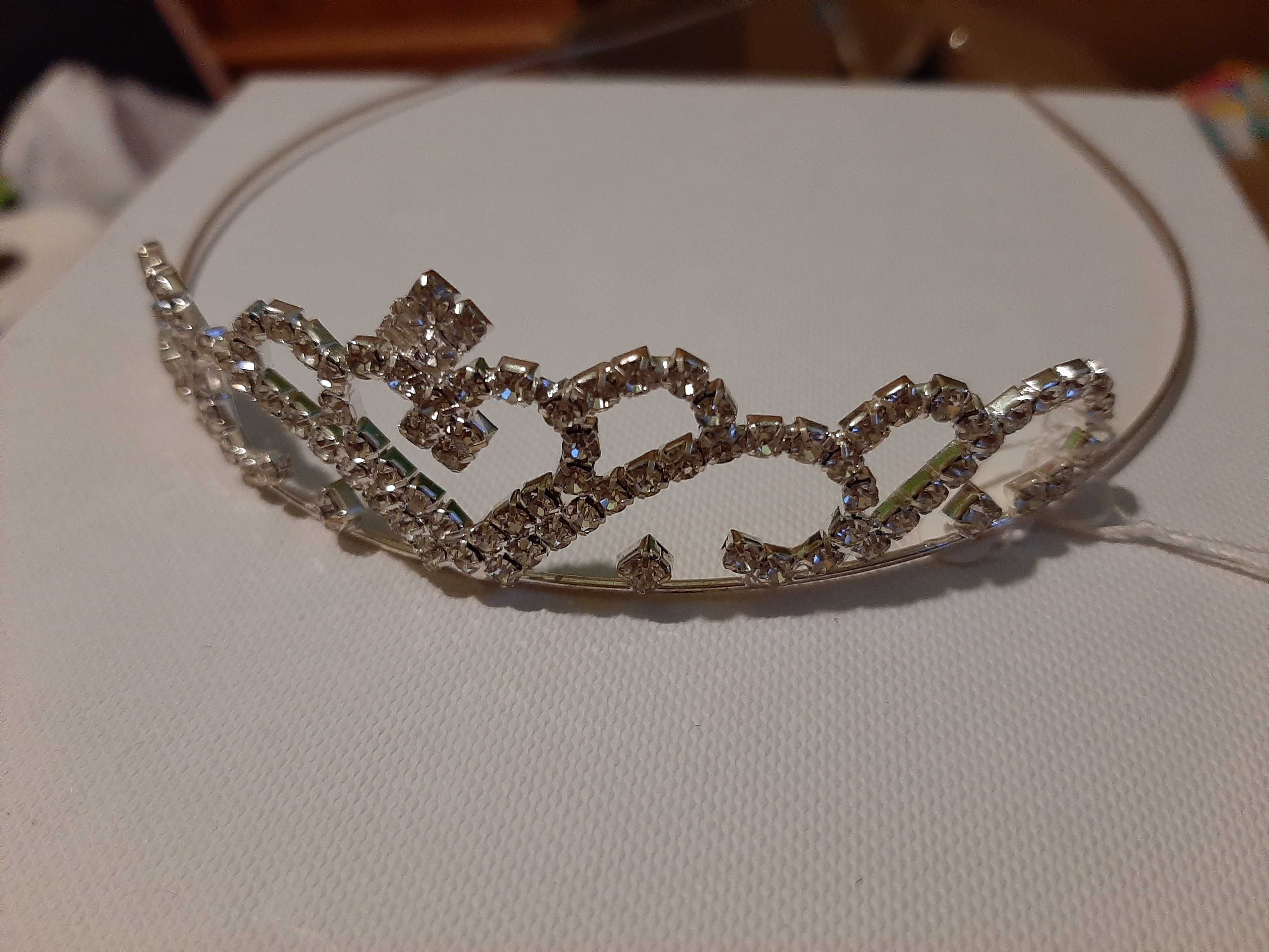 Nowa srebrna tiara