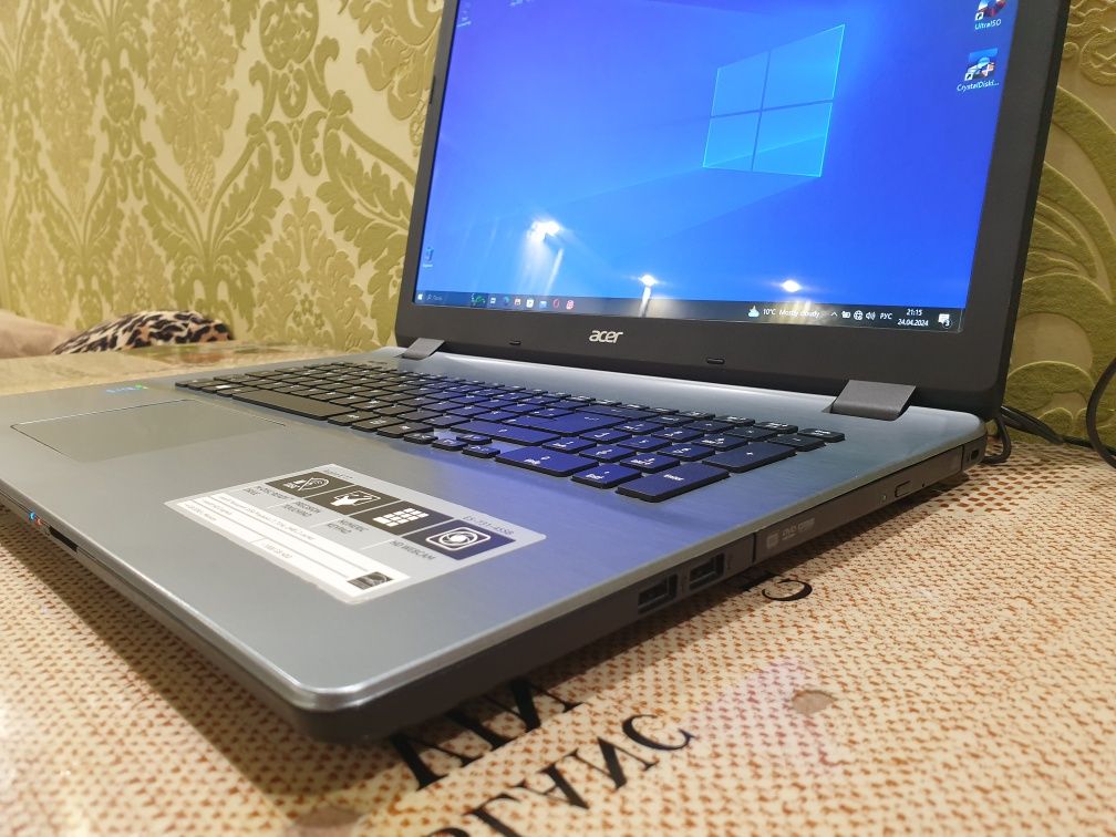 Ноутбук Acer Aspire E5-731 ,Ram 16 ,SSD 240 ,HDD 1000 ,из Германии