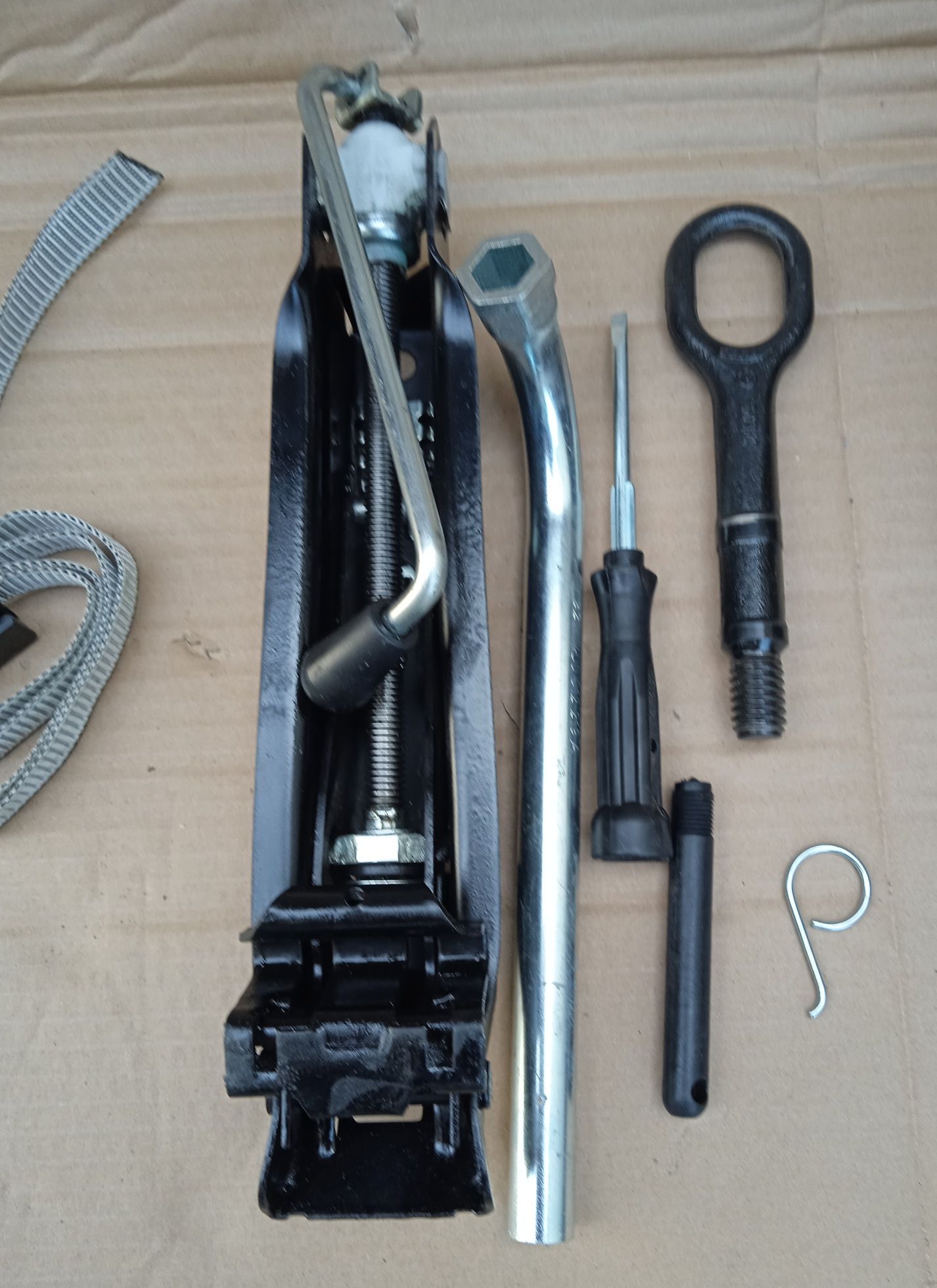 VW Seat Skoda Audi Wkład Koła Dojazdowego R16 Lewarek Klucz Ucho