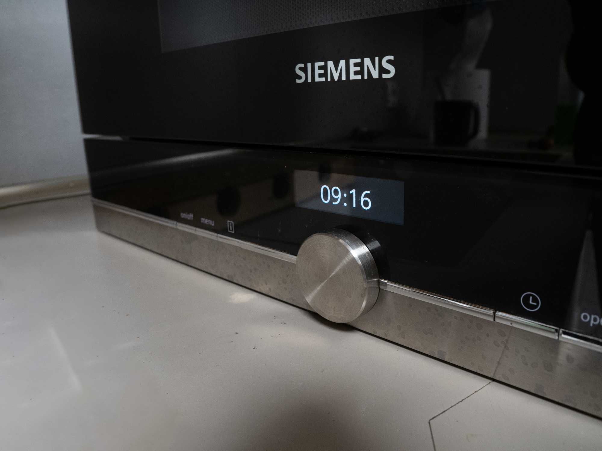 Mikrofala do zabudowy Siemens iQ700 BE634LGS1 900W