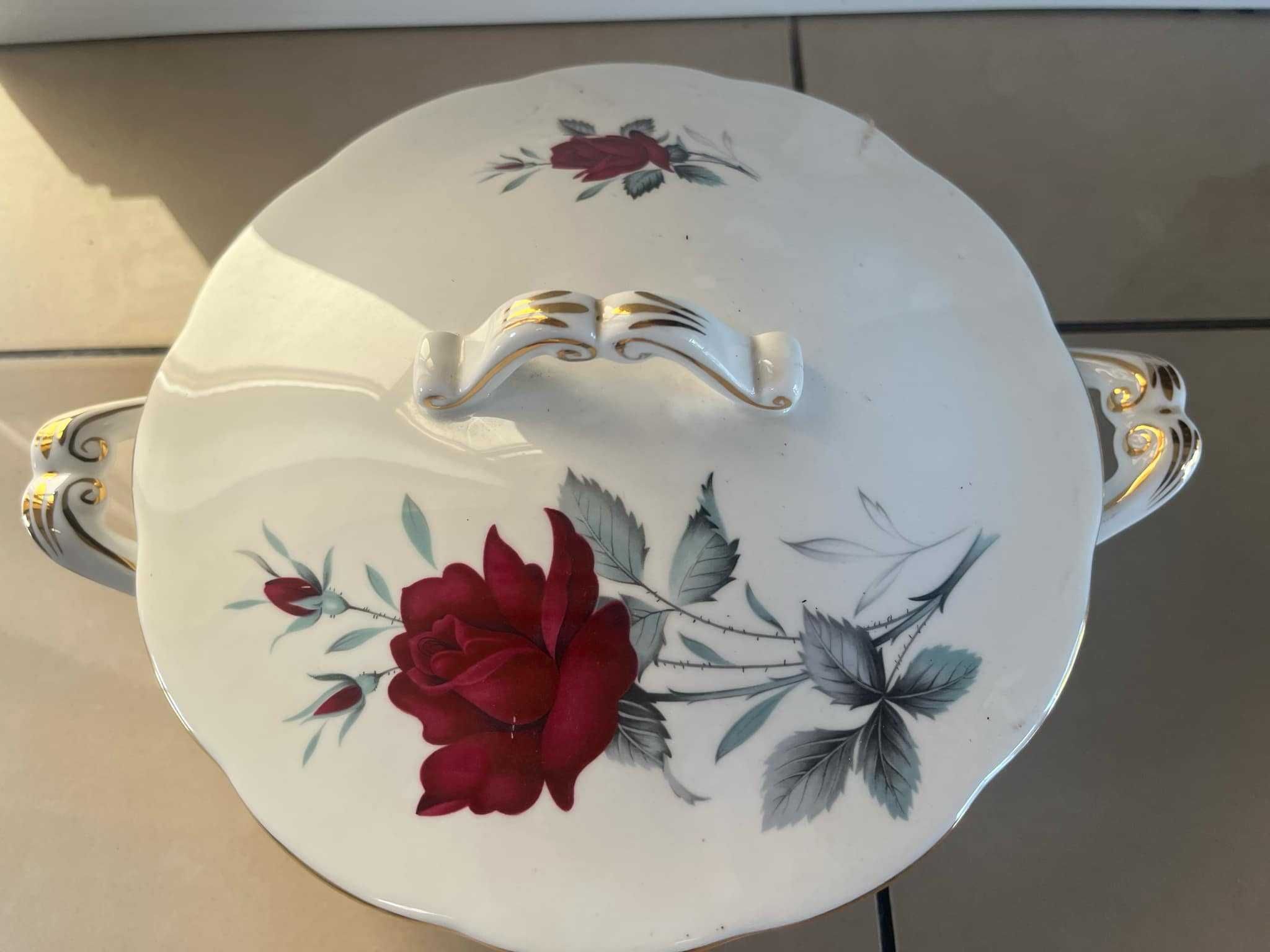 Porcelanowa waza Royal Albert Sweet Romance