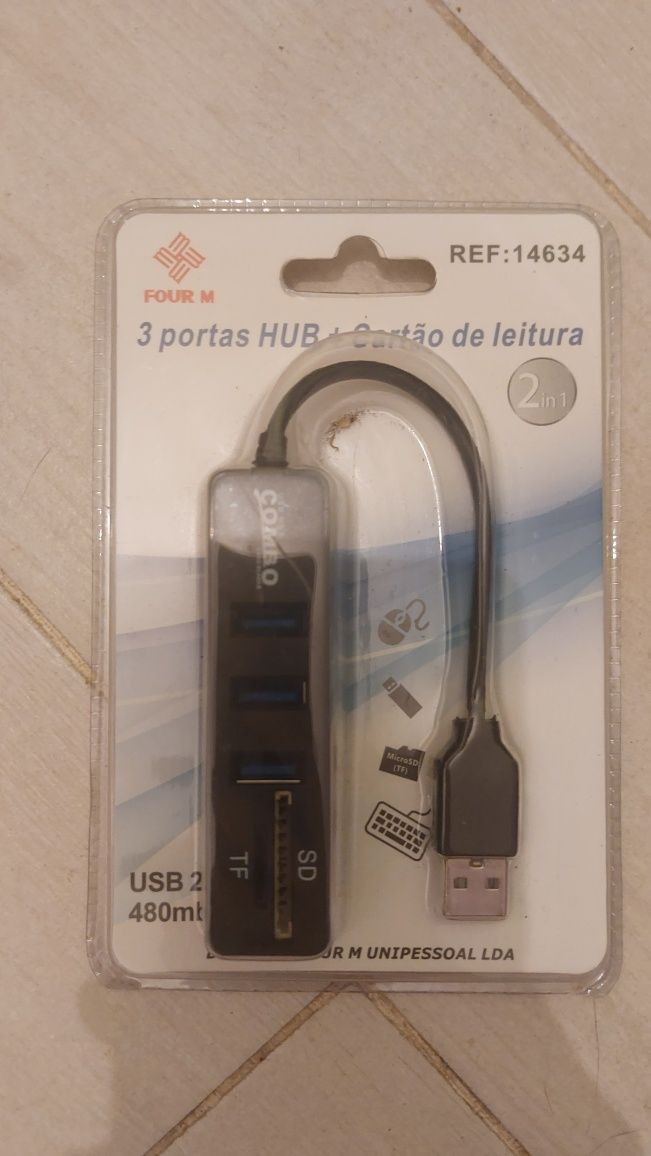 3 portas USB com Leitor de cartões SD