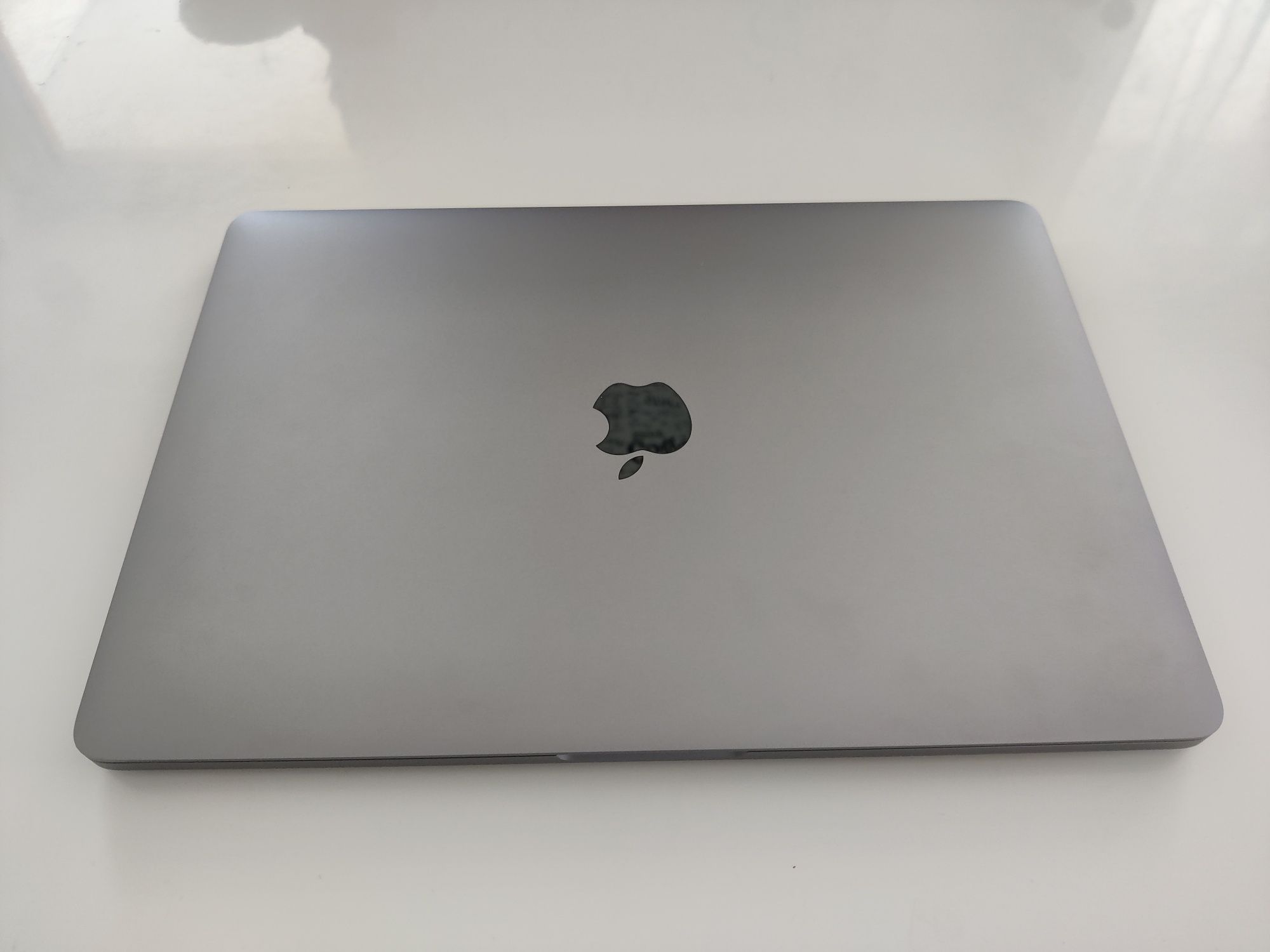 MacBook Pro 13 2020 i5 16GB RAM 512 GB dysk