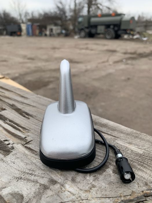 Продам антену ʼплавникʼ VAG