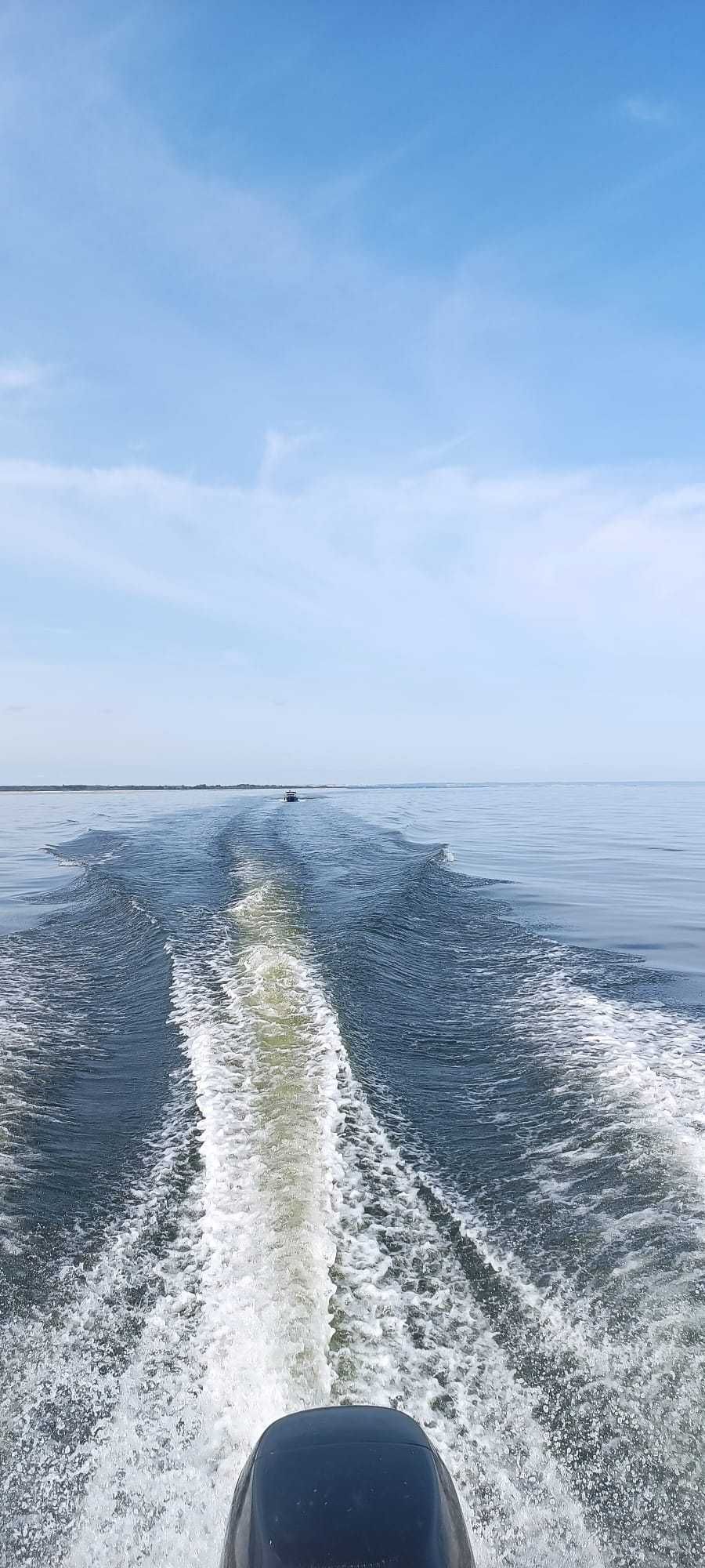 Łódź motorowa kabinowa Mazury 560 silnik Suzuki 90 kM gratis przyczepa