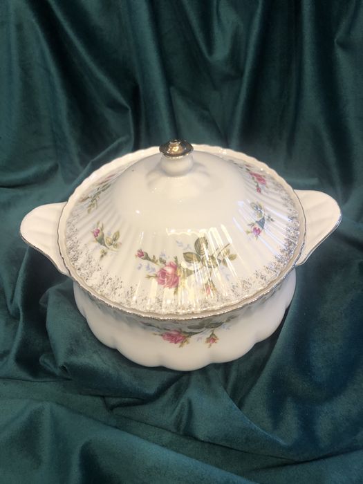 Waza porcelanowa Chodzież Iwona w róże B013