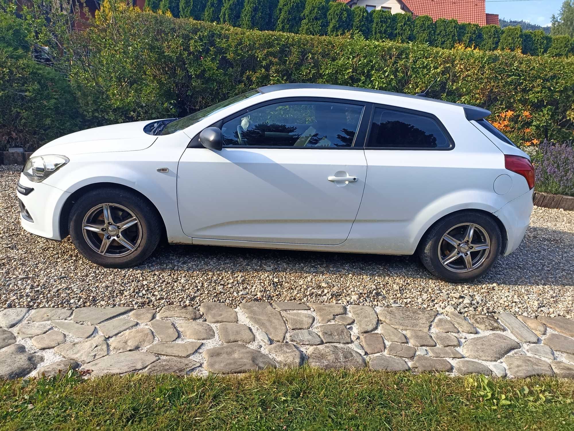 Kia ceed- proceed 1600 poj. ben-gaz