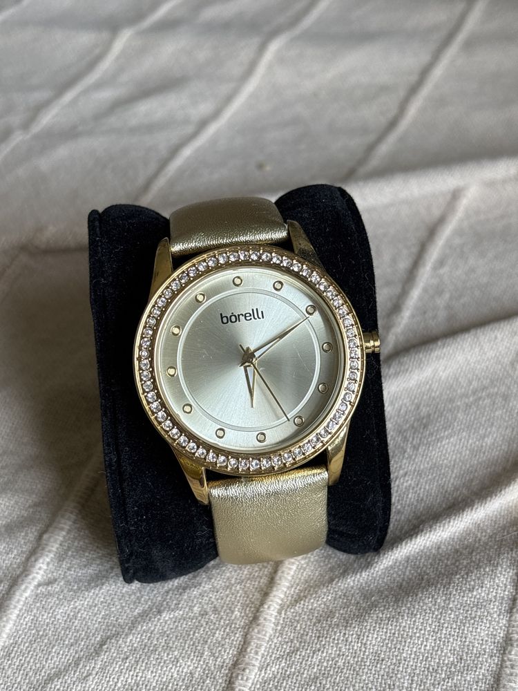 Relogio Dourado com brilhantes Borelli