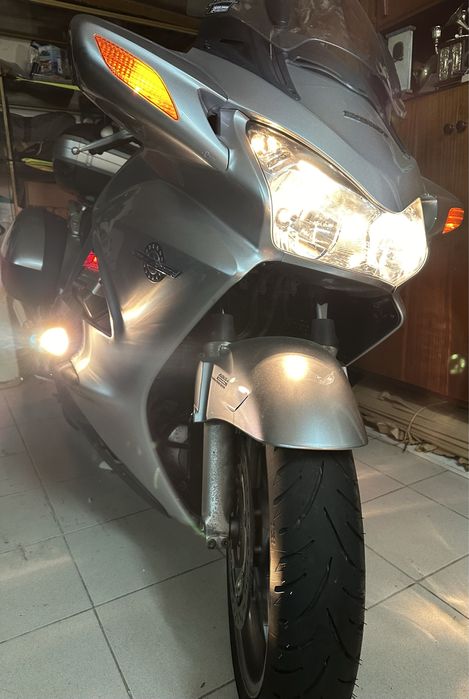 Honda Pan European ST1300 com radio e colunas