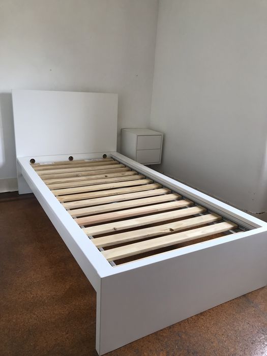 Mesa de Cabeceira Eket da Ikea