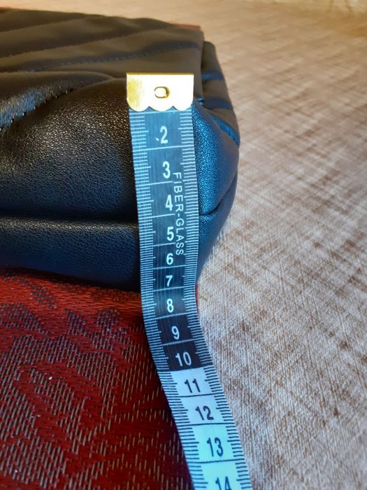 Сумка жіноча стьогана на замку