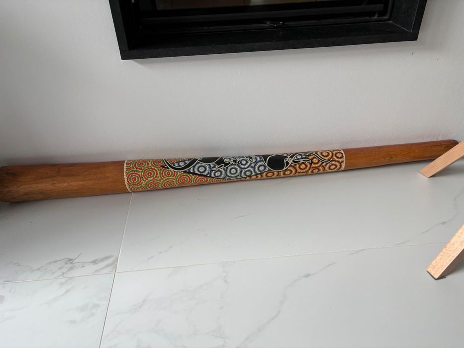 Ozdoba Afrykanska didgeridoo, tradycyjny instrument dęty australijskic