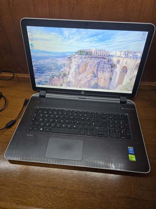 Portatil hp 17" i3