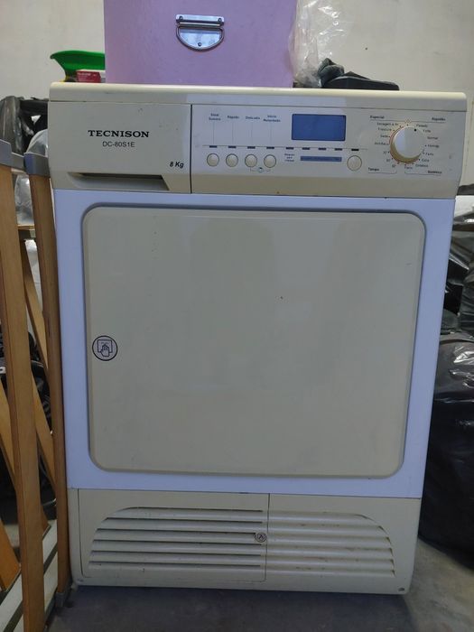 Máquina secar roupa