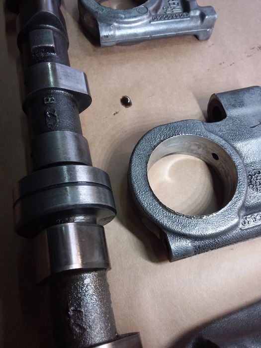 Распредвал Nissan LD23