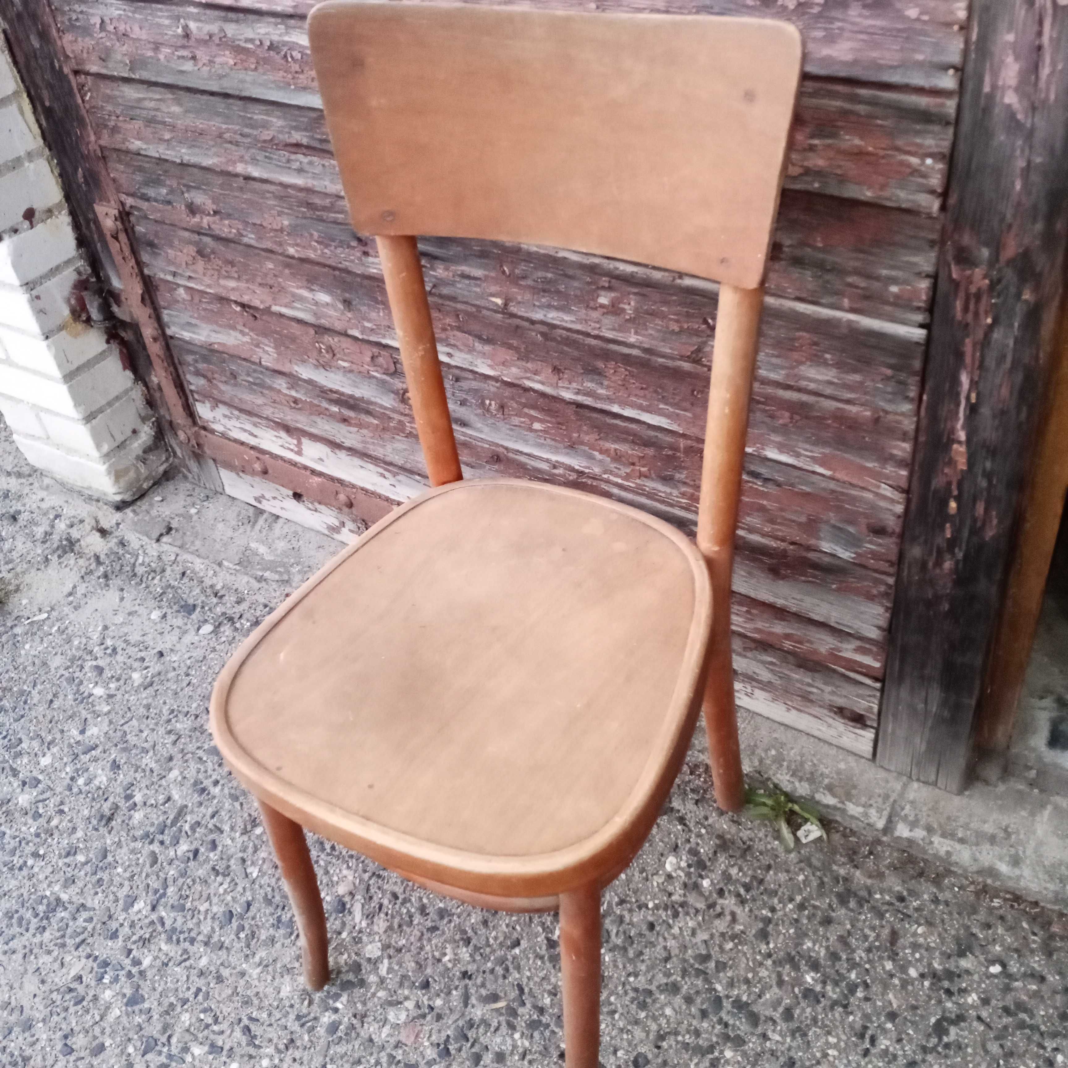 stare krzesło  z PRL vintage krzesło pólka  drewno krzesło dla
