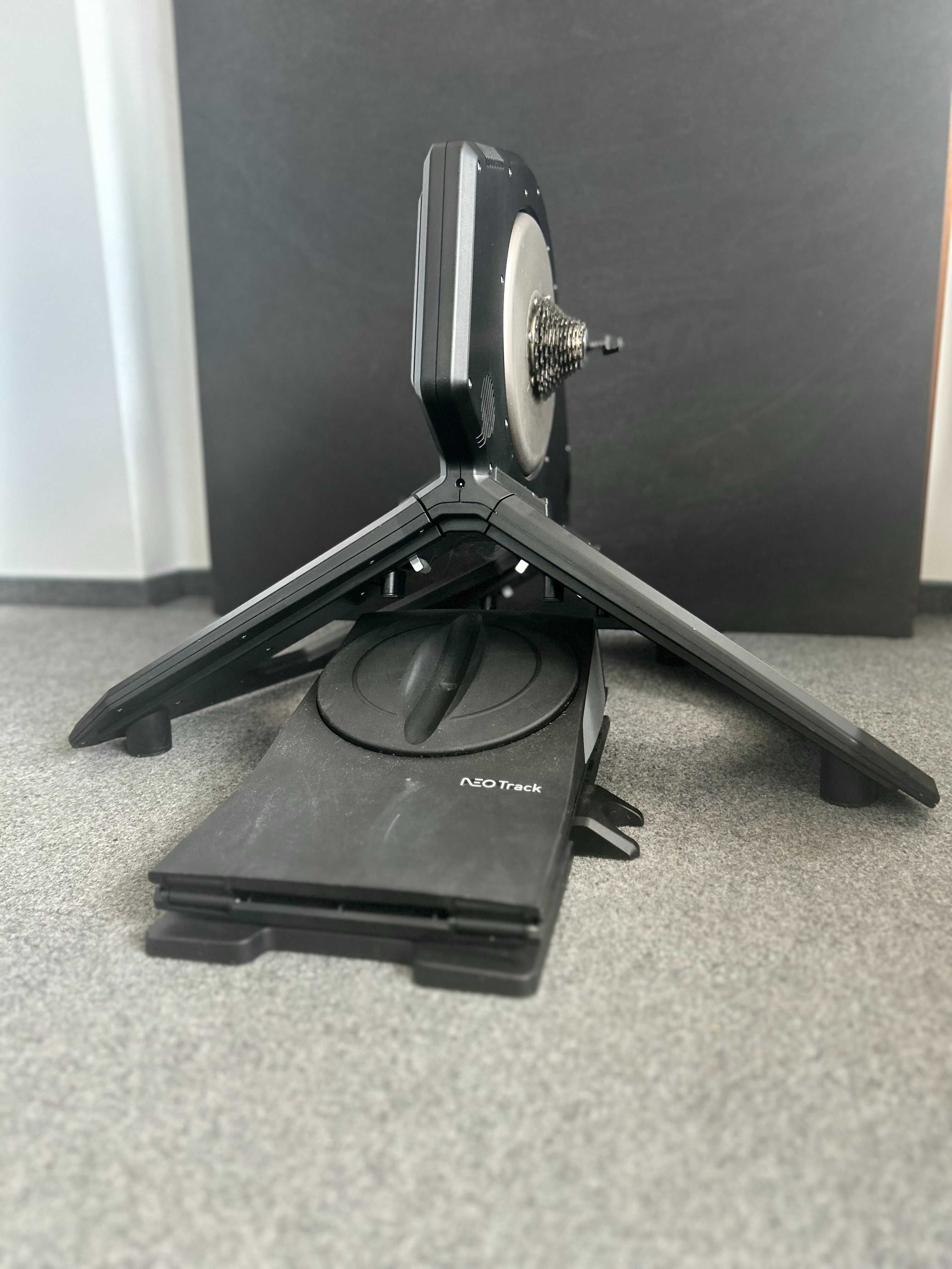 Zestaw: Trenażer Tacx NEO T2800 + NEO Track + Motion Plate - Stan bdb.
