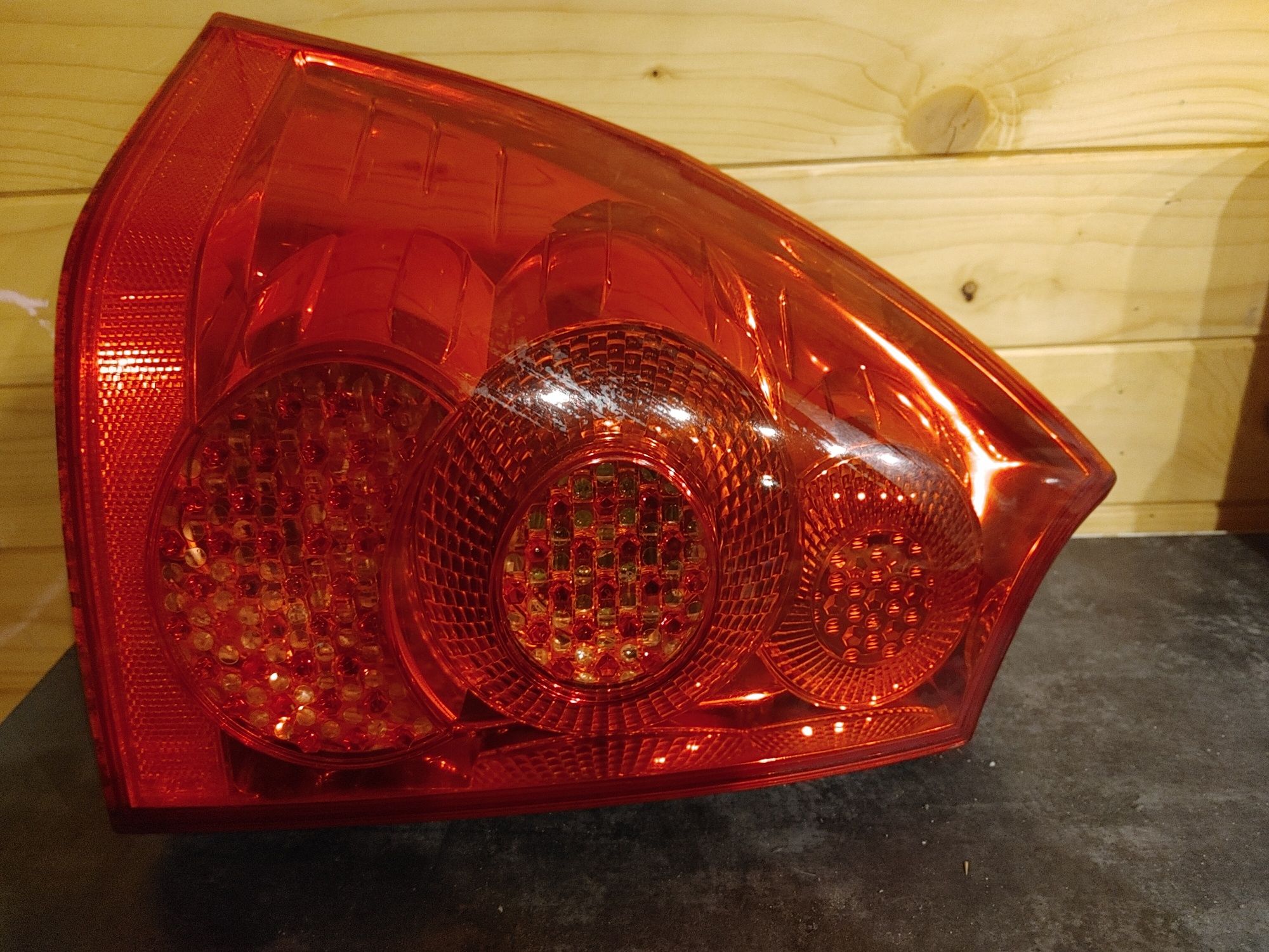 Lampa lewa tylna peugeot 307
