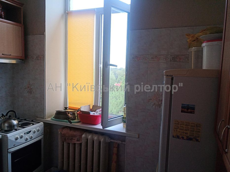 Продаж недорого 4 к. квартири в затишному ДВРЗ!