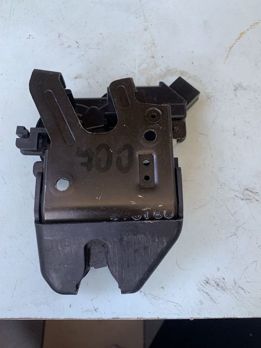 Замок багажника Honda Accord седан