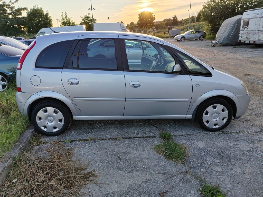 Opel meriva a 2004rok