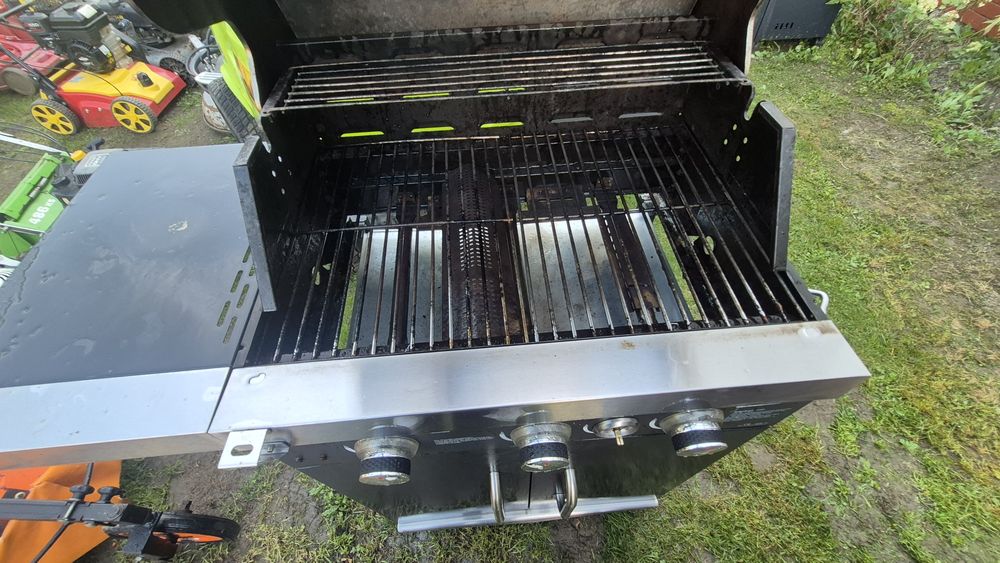 Grill gazowy czteropalnikowy