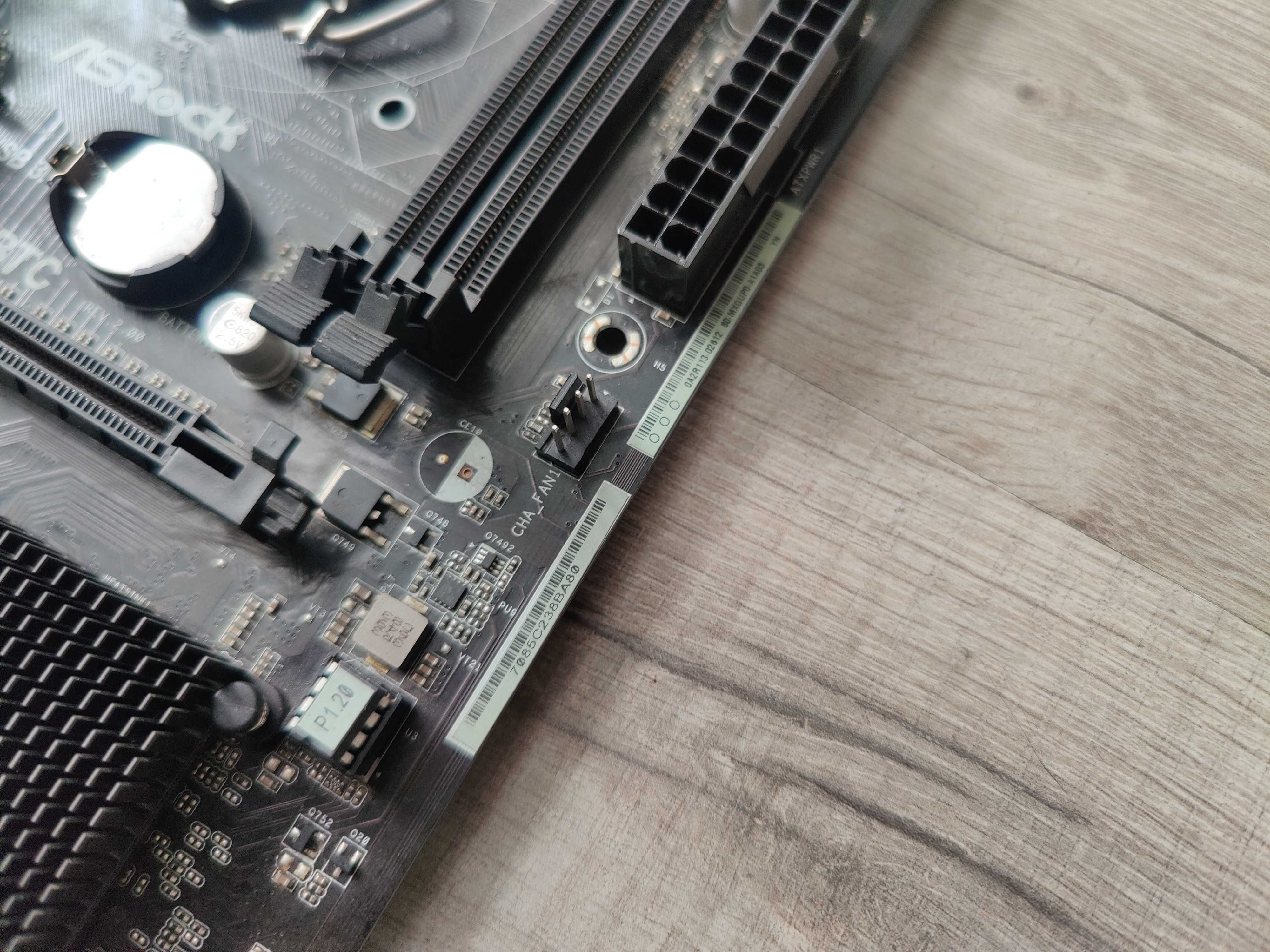 Материнська плата ASRock H81 Pro BTC R2.0 s1150 H81 PCIe x16