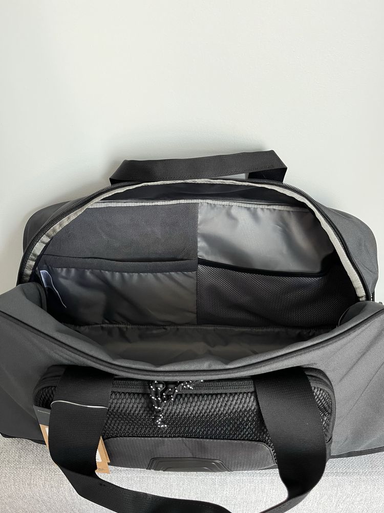 Оригінал The North Face (40L) Y2K Duffel Bag NF0A87GK4GZ Сумка Чемодан