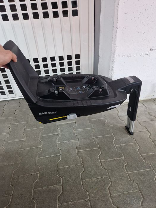 Fotelik maxi cosi,  nosidełko, baza Isofix dla niemowlaka