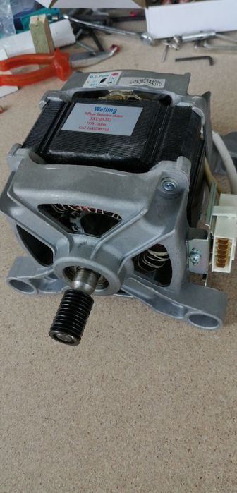 Motor máquina Ariston Hotpoint