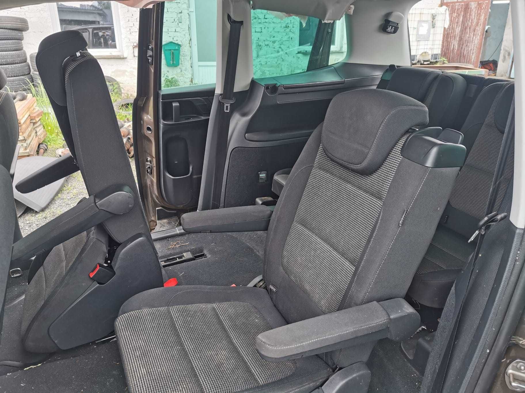 VW Sharan 7N fotele kanapy komplet plus elementy plastikowe