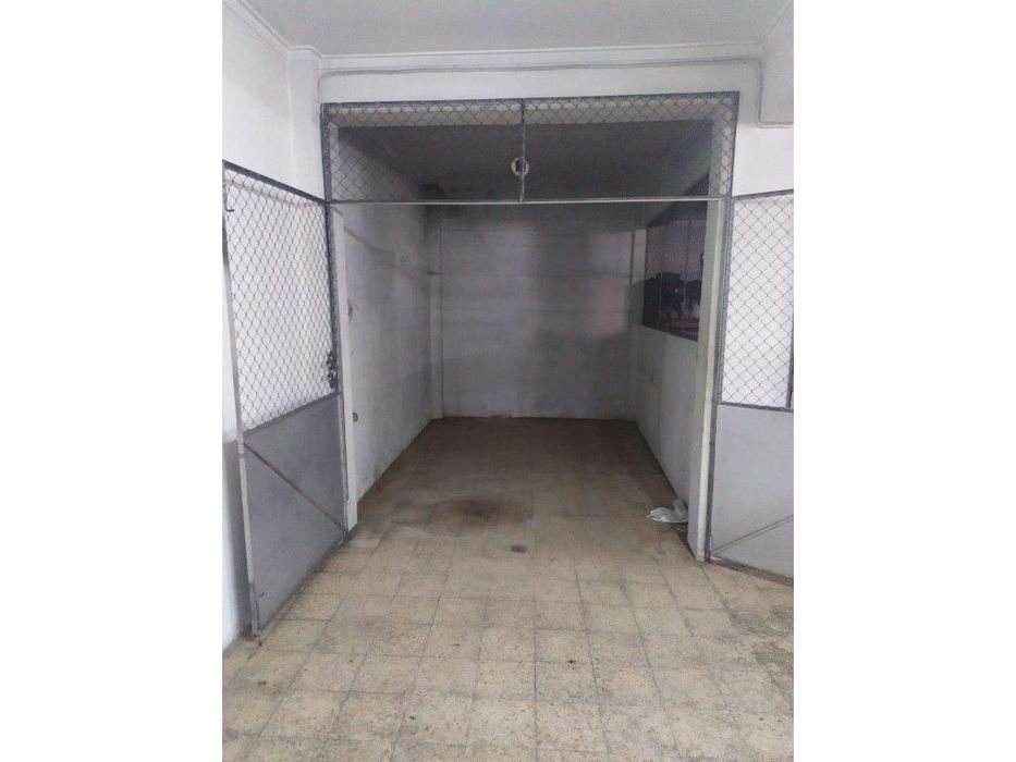 Garagem 13m2 na Amadora - Centro