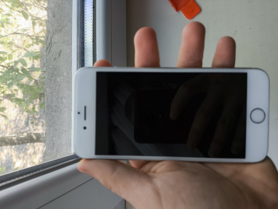 Продам iPhone 6s в хорошем состоянии