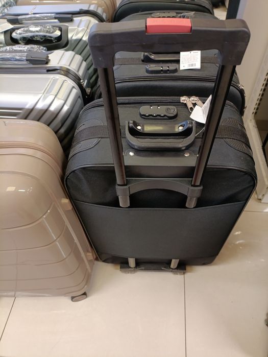 Чемодан средний 1500