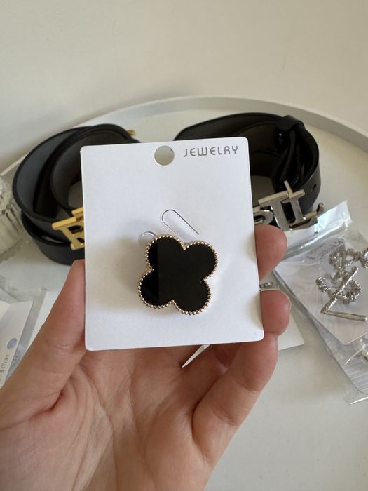 Брошки брендові