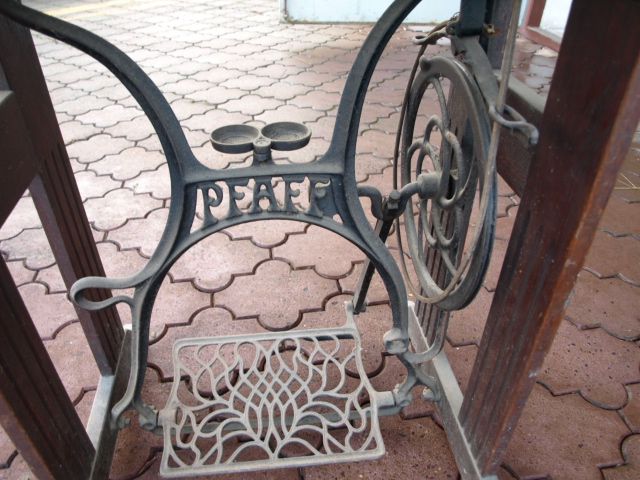 Maszyna do szycia firmy PFAFF - zabytkowa