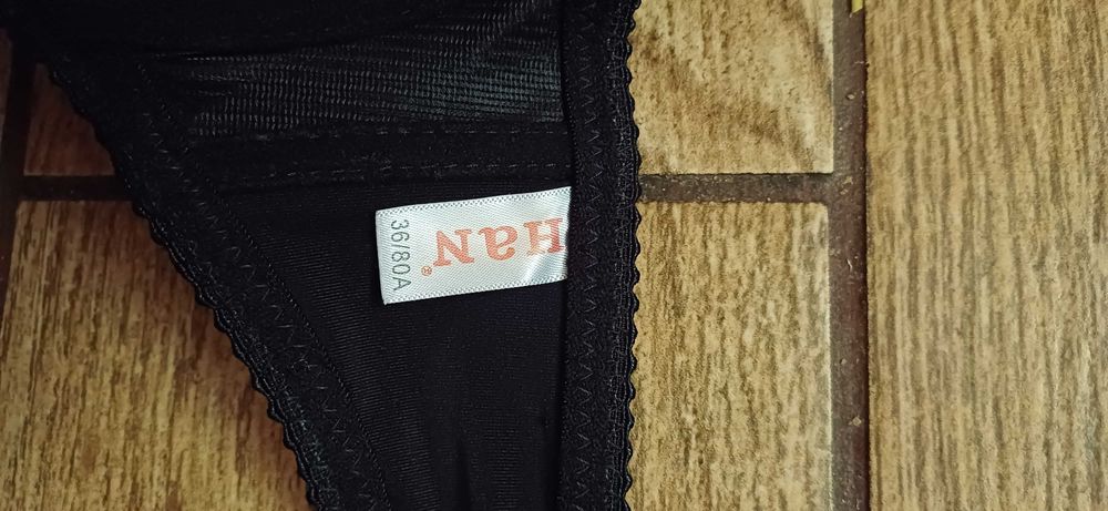 Czarny biustonosz Han w r. 36/80A