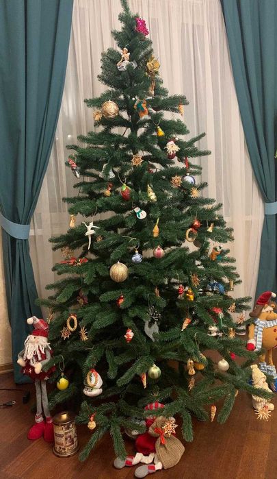 Ялина лита зелена "Царська" 2.1 м.