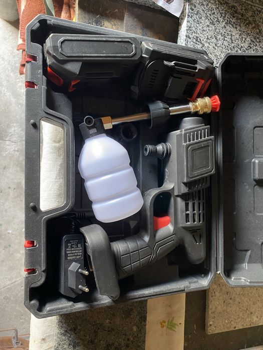 авто мийка акумуляторна