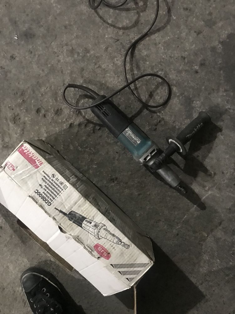 Пряма шлиф машинка makita gd 0800