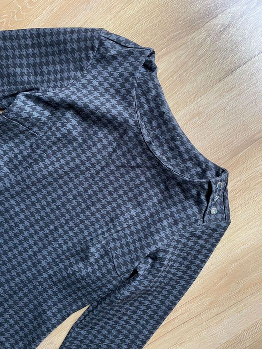 Dopasowana sukienka midi z krótkim rękawkiem w pepitkę S/M