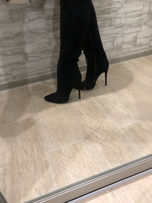 Сапожки высокие на шпильке