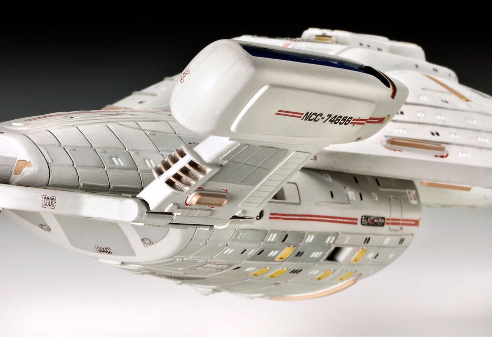 Model dobsklejania STAR TREK 1/670 Revell 04992 U.S.S. VOYAGER