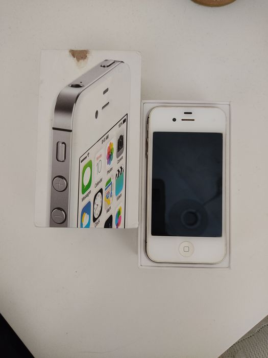 iPhone 4s память 8 Gb