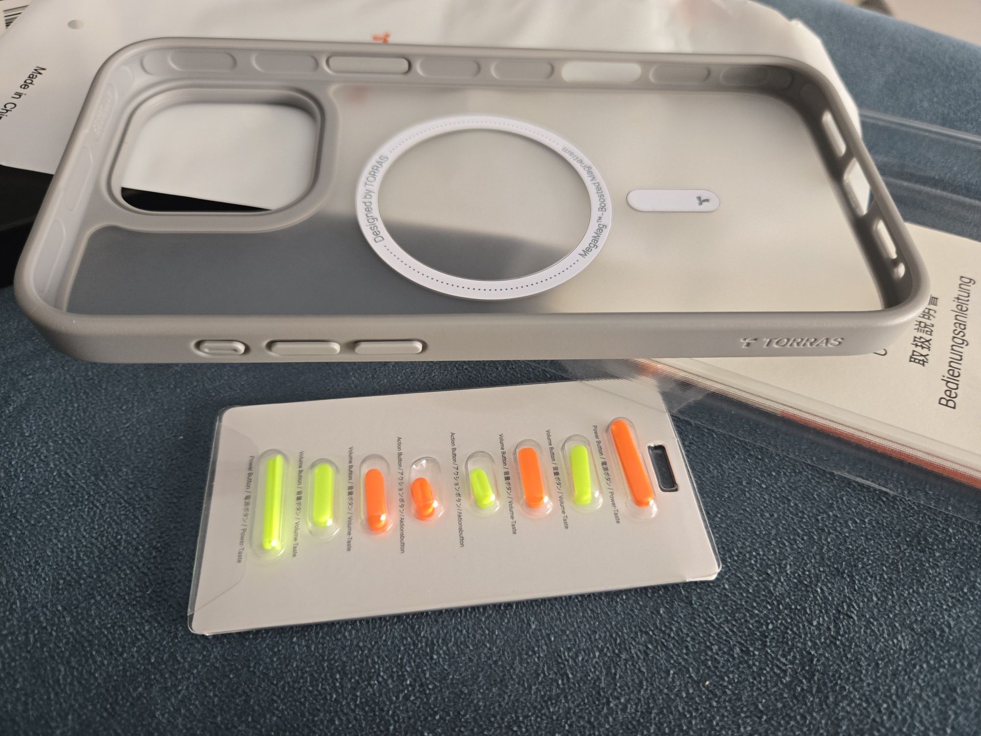 Capa + película da Torras para iPhone 16 Pro Max