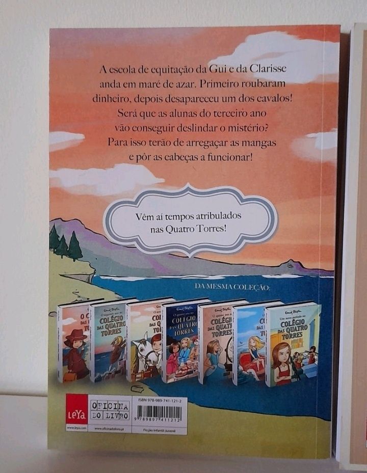 livro colégio das quatro torres